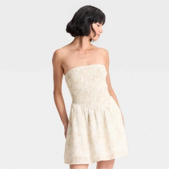 Universal Thread | Dresses | Universal Thread Cream Smocked Strapless Aline  Dress | Poshmark